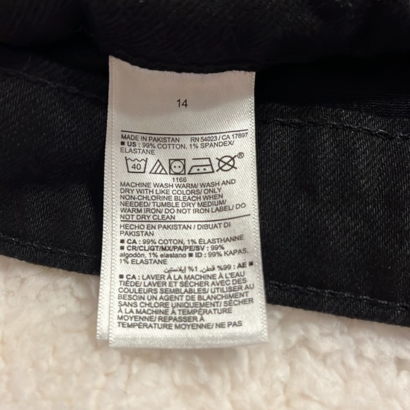 Old Navy - Size 14 black jean shorts - high rise - Picture 7 of 8